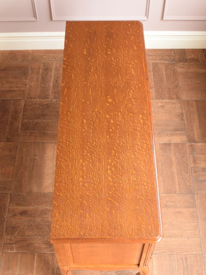 書斎机の美しい天板