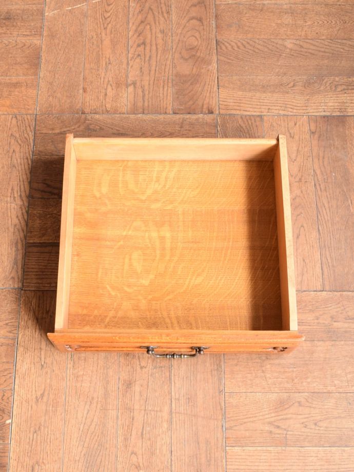 アンティークデスクの引き出し