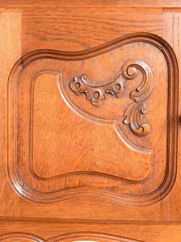 アンティークらしい彫