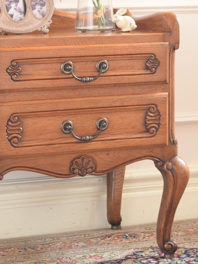 フランスアンティーク家具らしさが漂う装飾