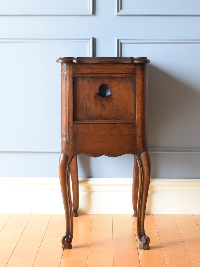 サイドキャビネットの側面