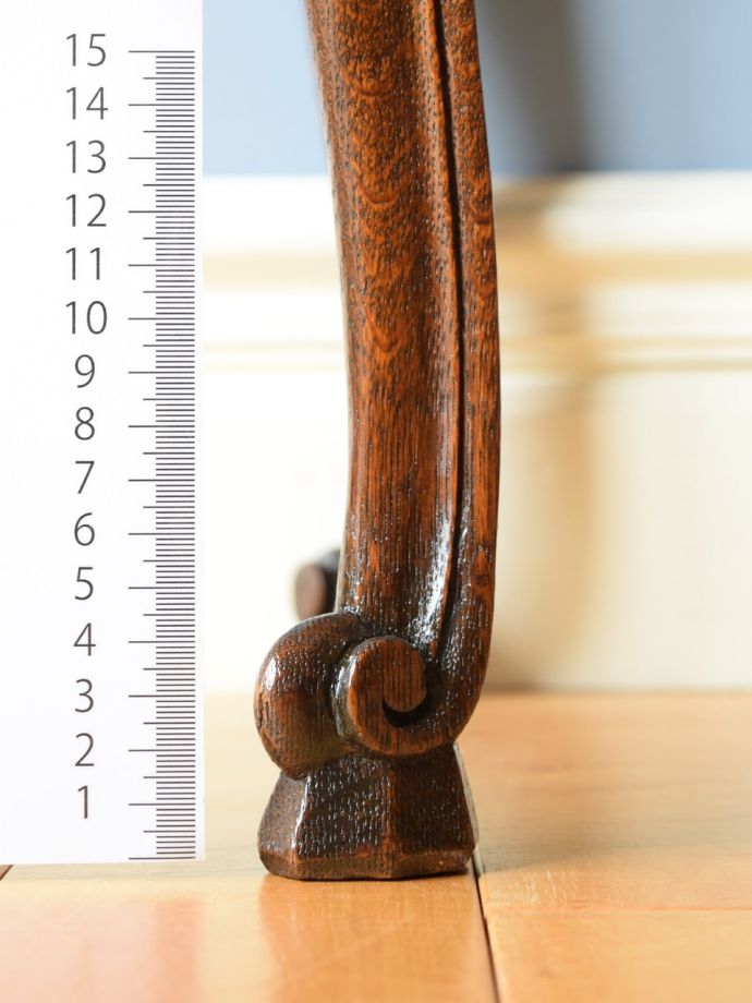 アンティーク家具の脚