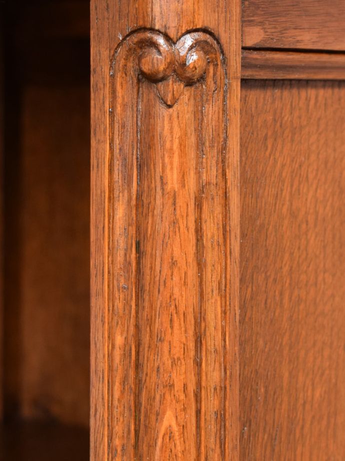 サイドキャビネットの装飾