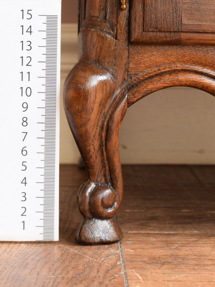 アンティーク家具の脚