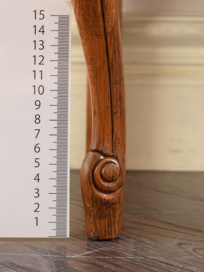 アンティーク家具の脚