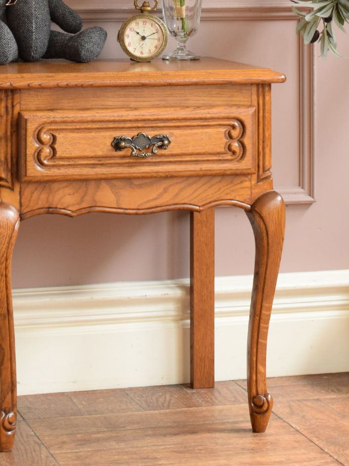 フランスアンティーク家具らしさが漂う装飾