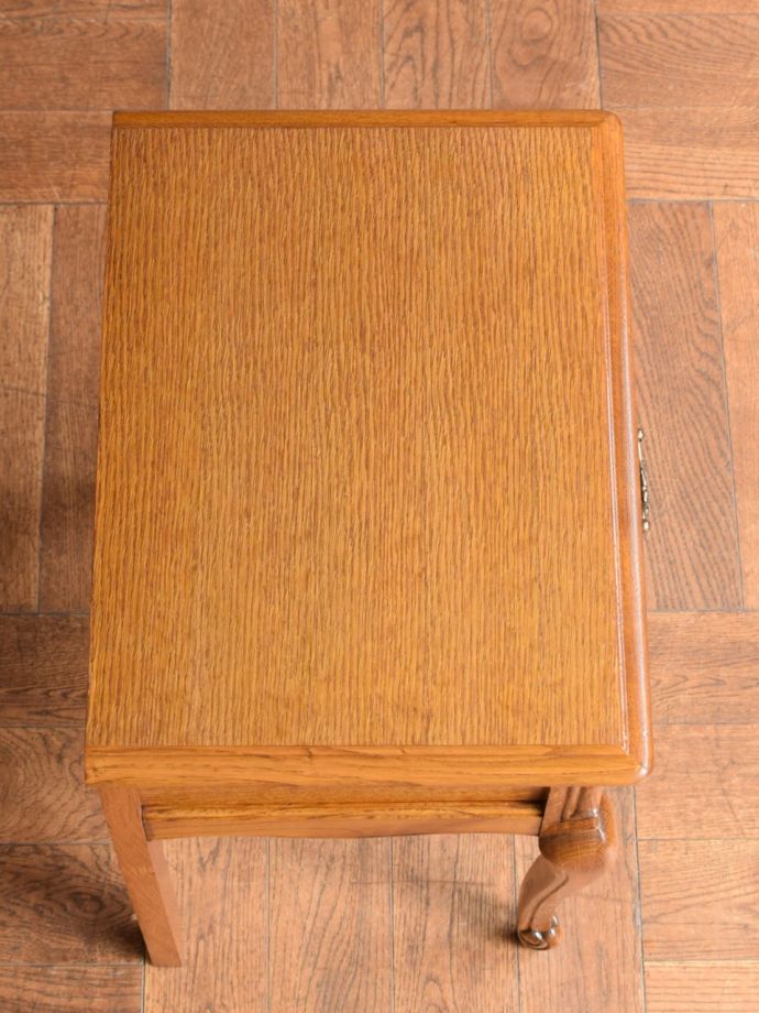 サイドチェストの天板