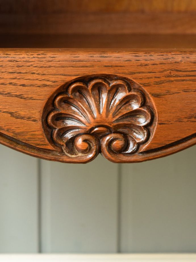 アンティーク家具の装飾
