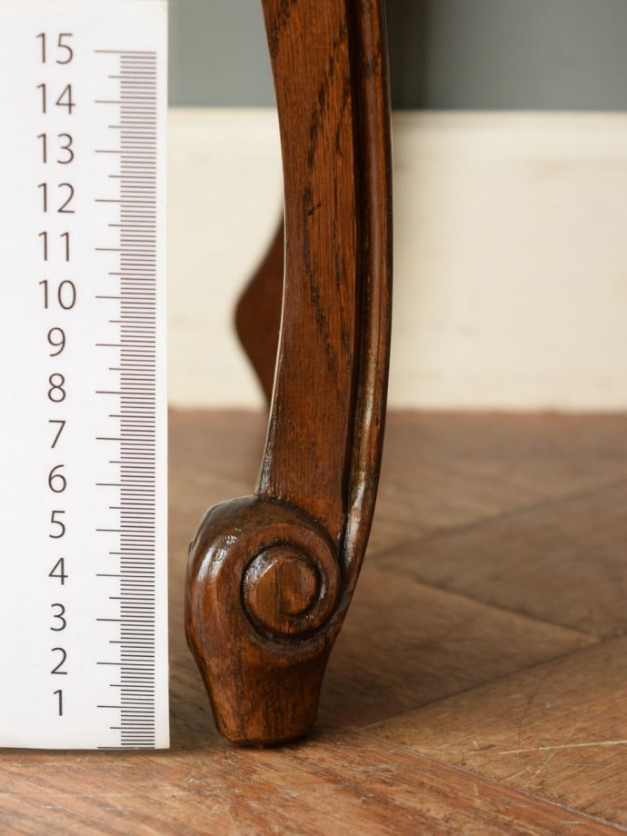 アンティーク家具の脚