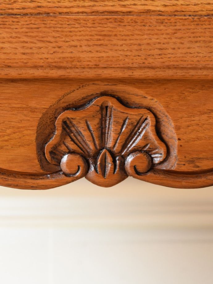 サイドキャビネットの装飾