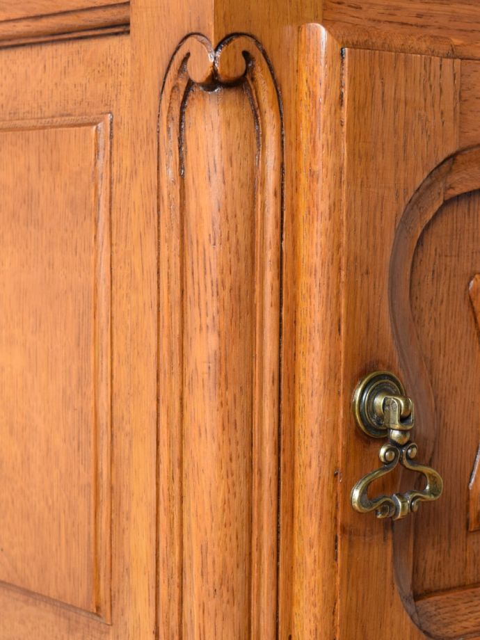 アンティーク家具の装飾