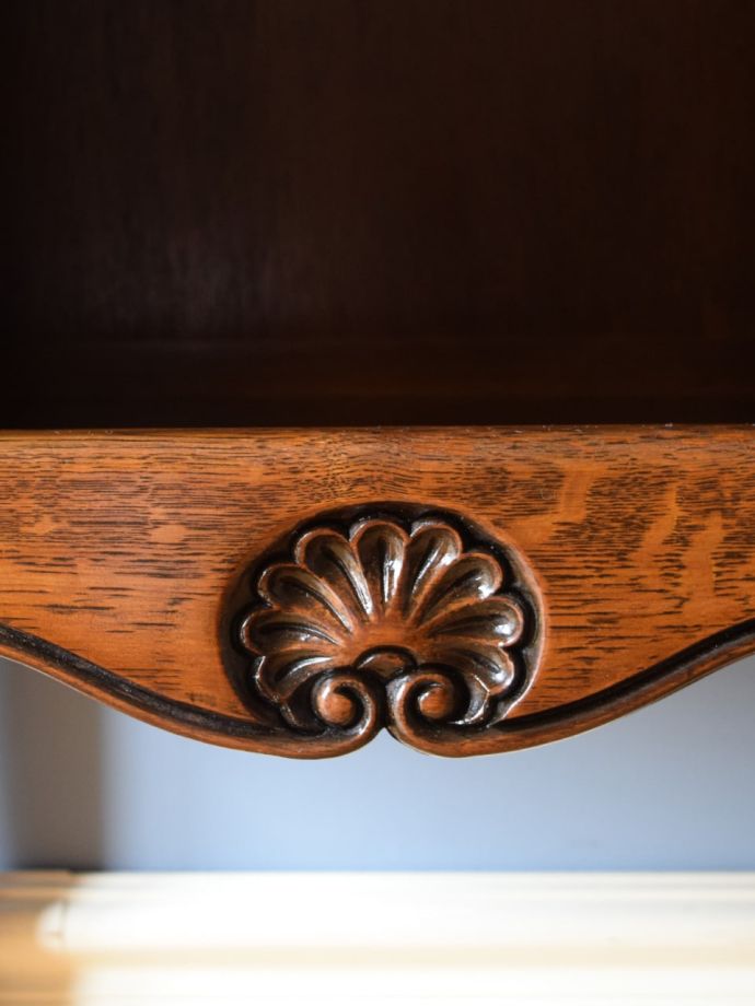 アンティーク家具の装飾