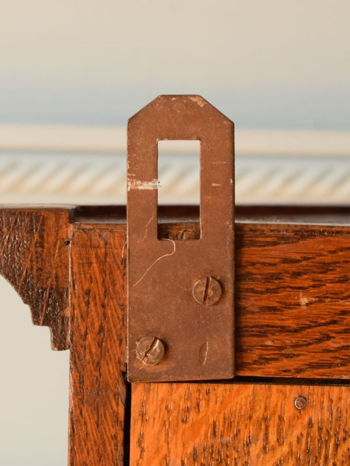 ウォールキャビネットのフック