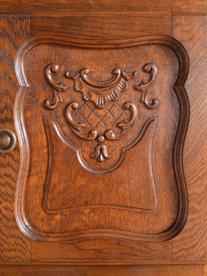 サイドボードの装飾