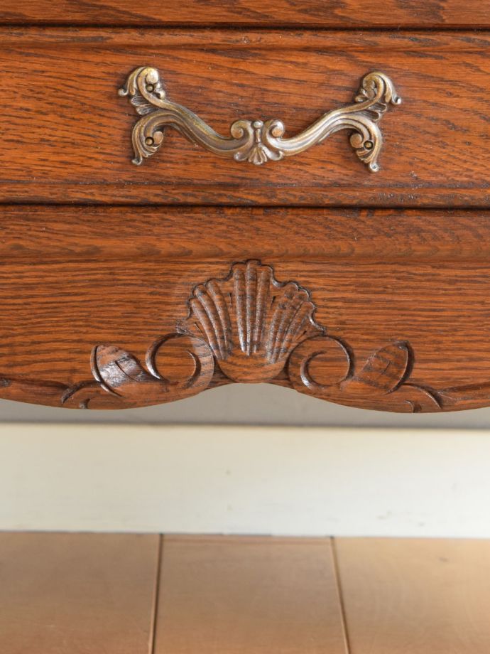 アンティークらしい彫