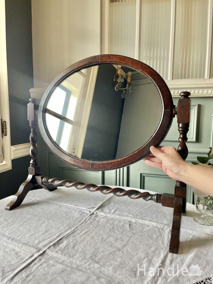 アンティークのおしゃれなミラー