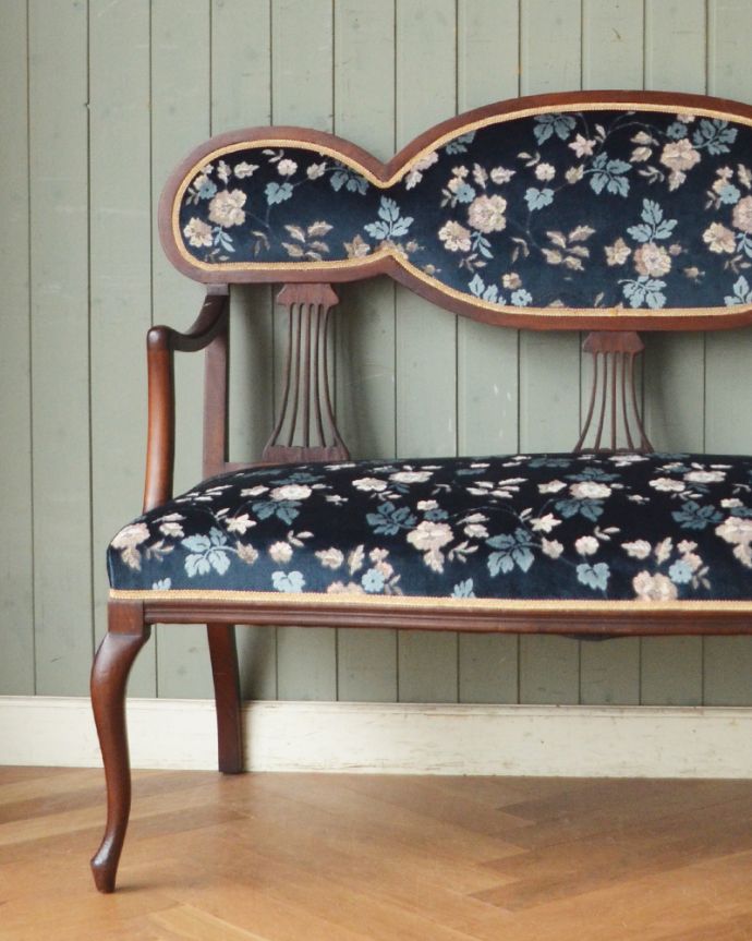 セティ・ソファ・ベンチ アンティーク チェア 1910年代のアンティークセティ(ソファベンチ)、高級感溢れるマホガニー材の家具。どこをとっても美しいシルエットのアンティークセティー。(j-593-c)