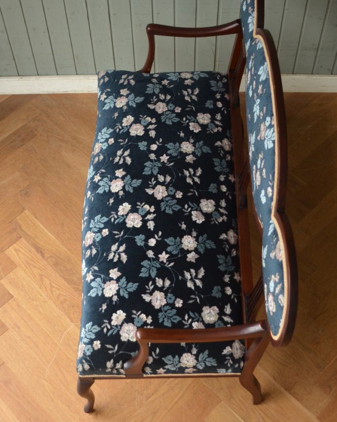 セティ・ソファ・ベンチ アンティーク チェア 1910年代のアンティークセティ(ソファベンチ)、高級感溢れるマホガニー材の家具。すわり心地がいい座面。(j-593-c)