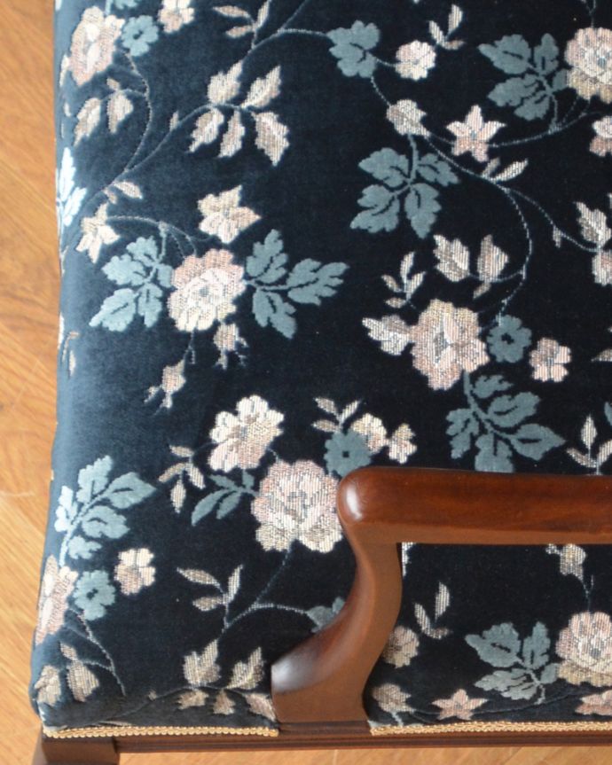 セティ・ソファ・ベンチ アンティーク チェア 1910年代のアンティークセティ(ソファベンチ)、高級感溢れるマホガニー材の家具。華やかで上品な生地にキレイに張り替えました。(j-593-c)