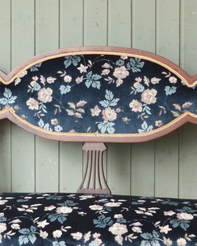 セティ・ソファ・ベンチ アンティーク チェア 1910年代のアンティークセティ(ソファベンチ)、高級感溢れるマホガニー材の家具。アンティークらしく、流行を追わずに長く使えるデザイン。(j-593-c)