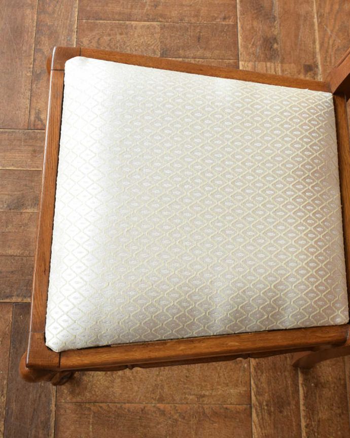 アンティークチェアの座面