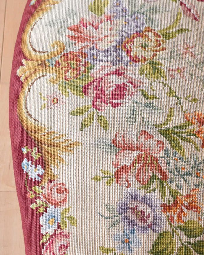 アンティーク チェア ゴージャスなフランスのアンティークソファ、プチポワンサロンチェア(2人掛け)。キレイなものだけを買い付けています買い付けの時、よく吟味して状態のいいことを確認したプチポワンしか選んでいません。(j-630-c)