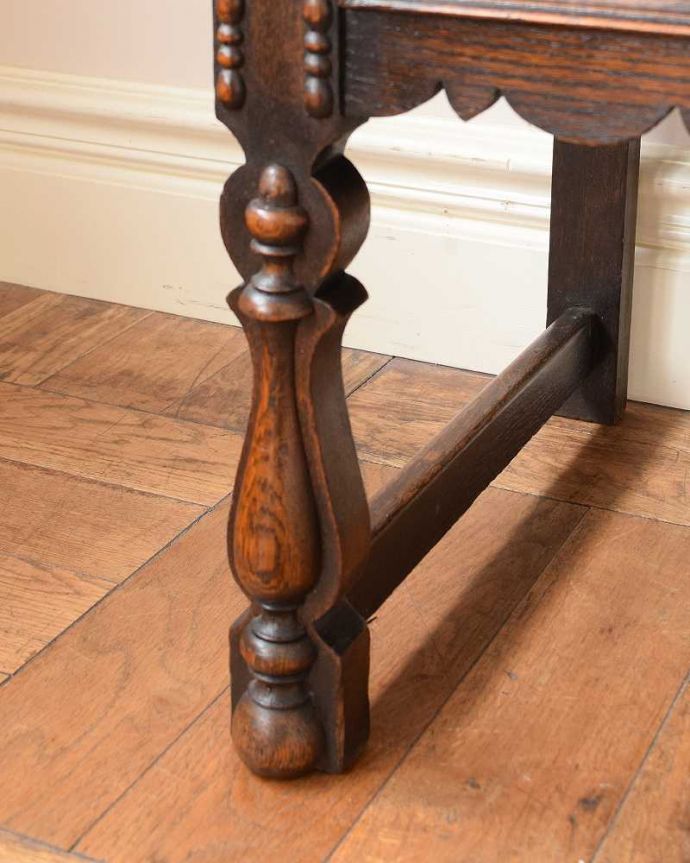 セティ・ソファ・ベンチ　アンティーク チェア　とってもめずらしいアンティークの椅子、イギリスの引き出し付きベンチ。女性1人でラクラク運べちゃう仕掛けHandleのアンティークは、脚の裏にフェルトキーパーをお付けしています。(j-669-c)