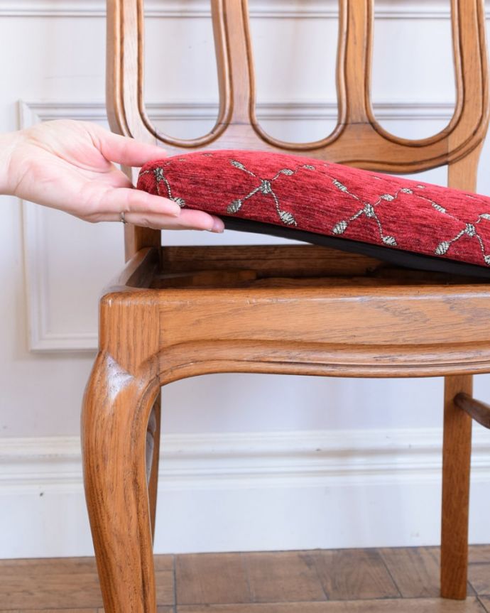 取り外しが出来る椅子の座面