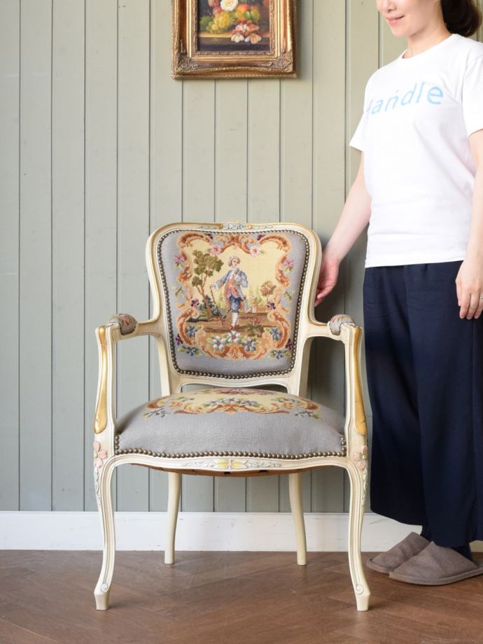 アンティークチェア・椅子　プチポワンアームチェア　女性らしさたっぷり。(j-687-c)
