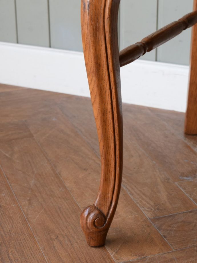 アンティークチェアの脚