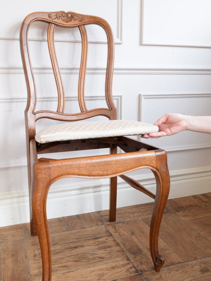 取り外しが出来る椅子の座面