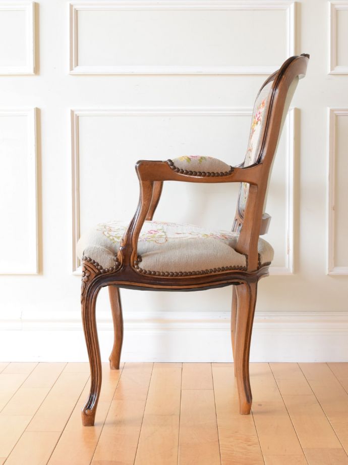 フランスの椅子の側面