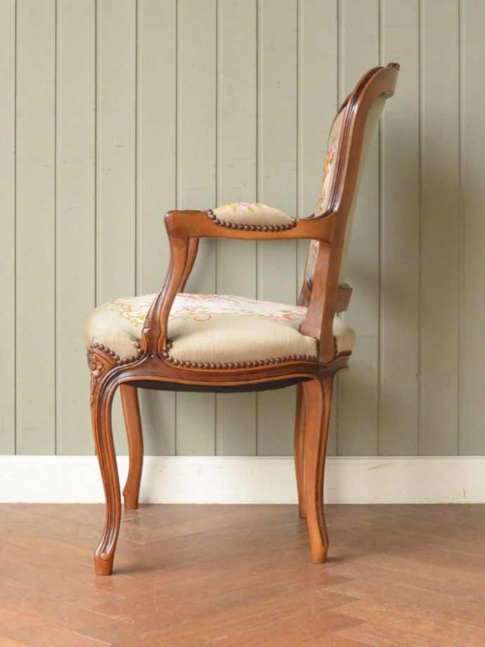 フランスの椅子の側面