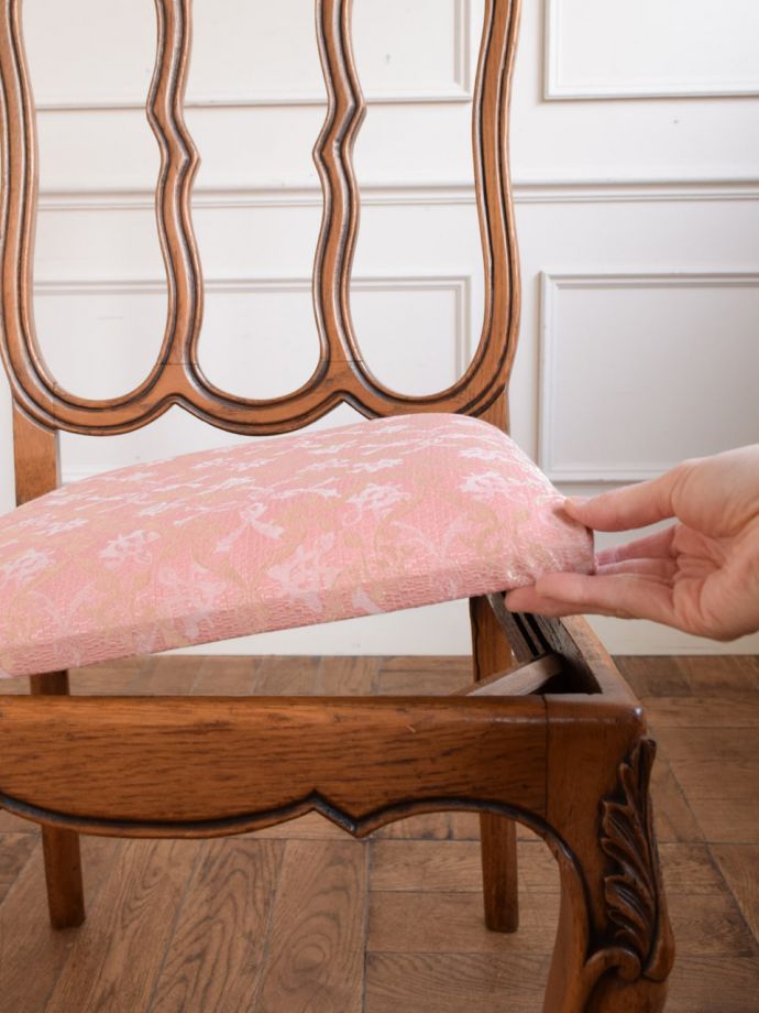 取り外しが出来る椅子の座面