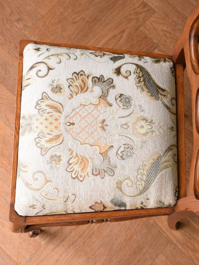 アンティークチェアの座面