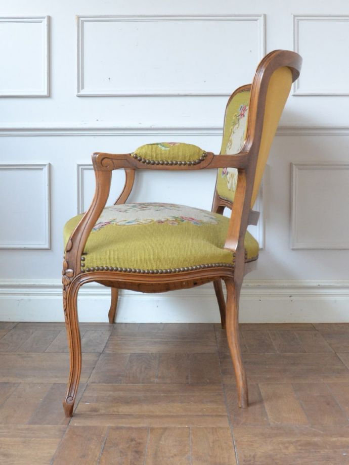 フランスの椅子の側面