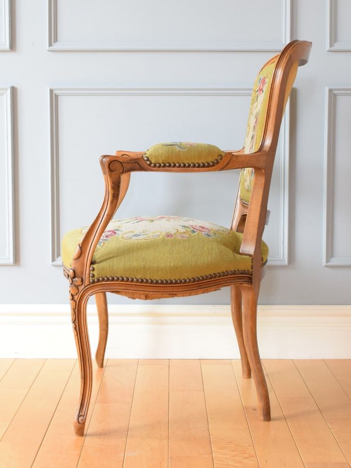 フランスの椅子の側面