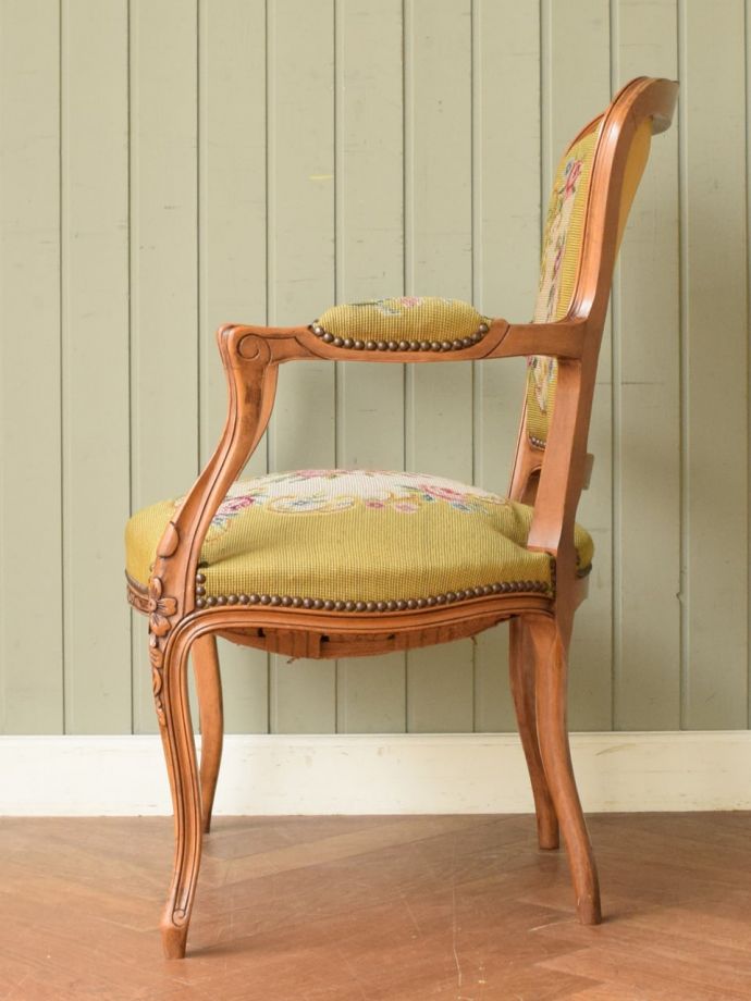 フランスの椅子の側面