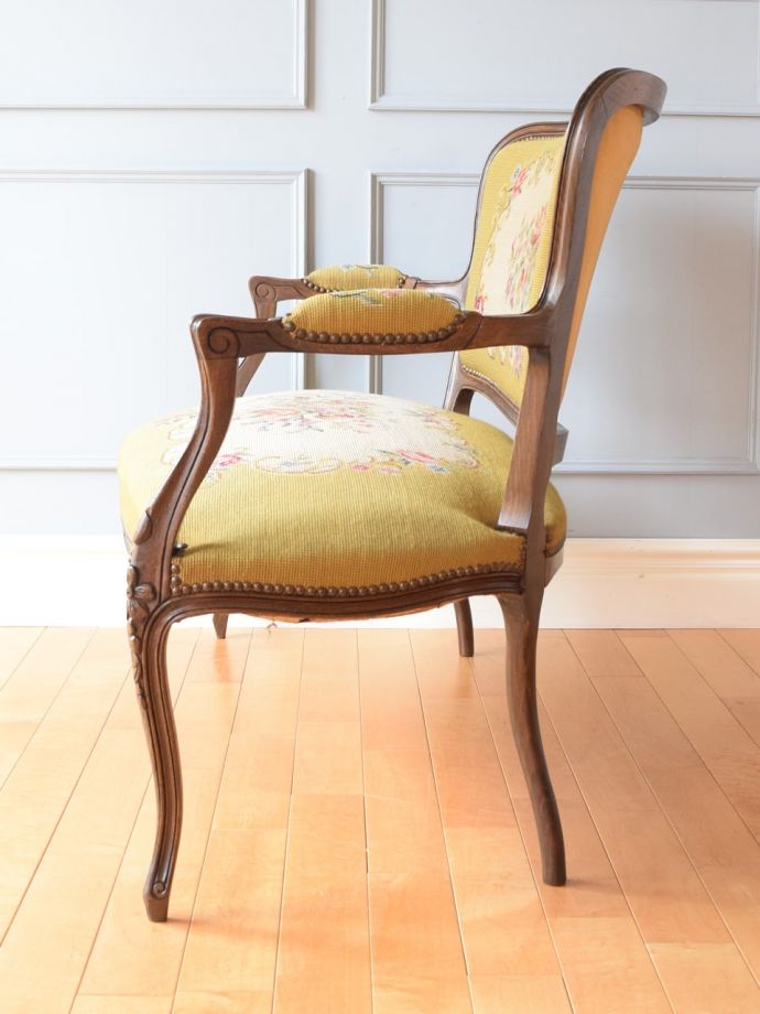 フランスの椅子の側面