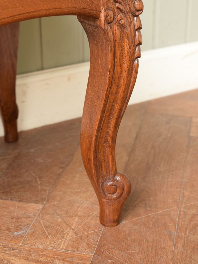 アンティークチェアの脚