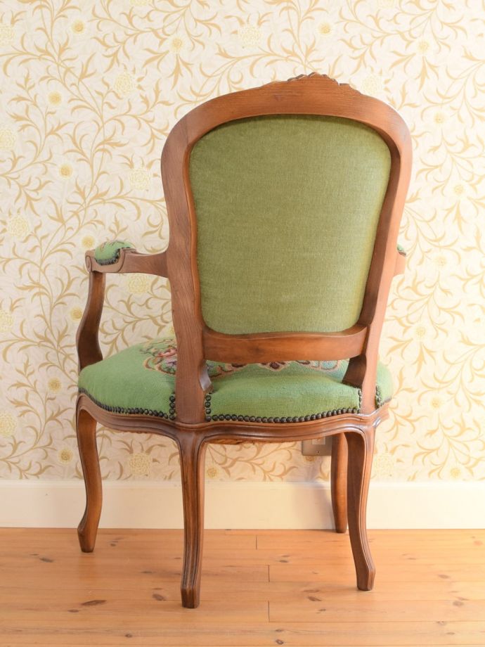 フランス生まれのサロンチェア、大人色のプチポワンチェア(j-708-c