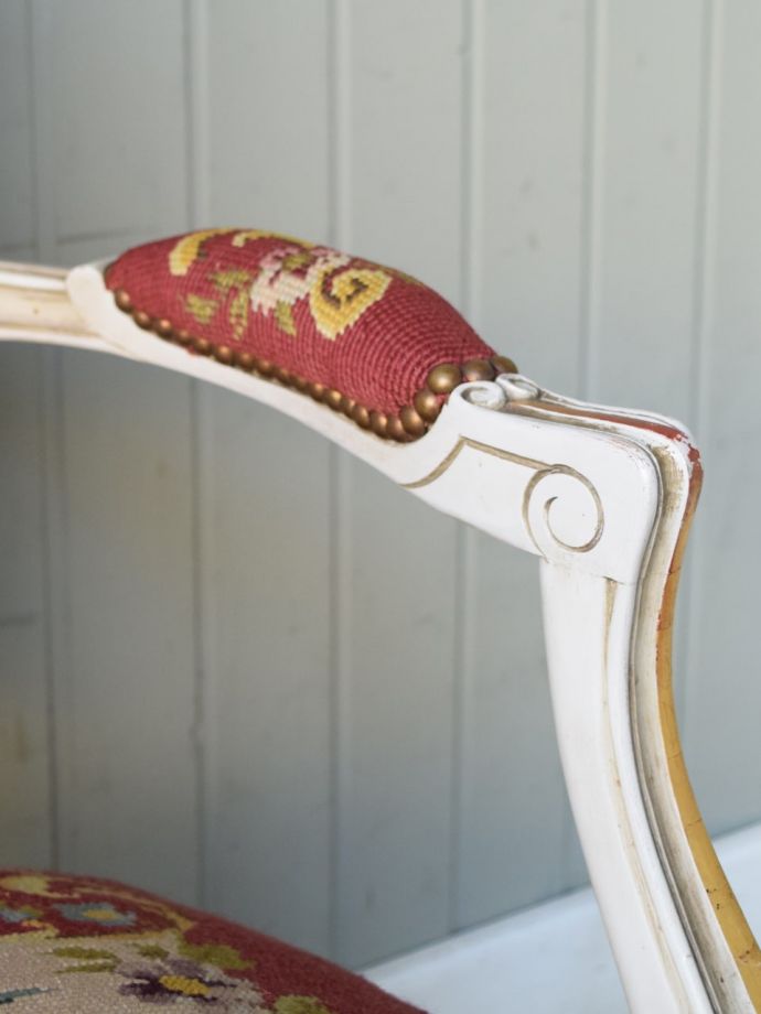 アンティークの椅子のアーム