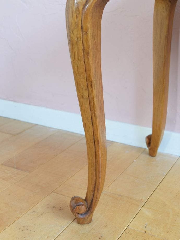 アンティークチェアの脚