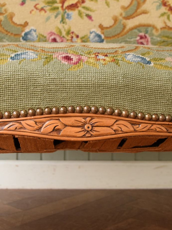 アンティークセティの装飾