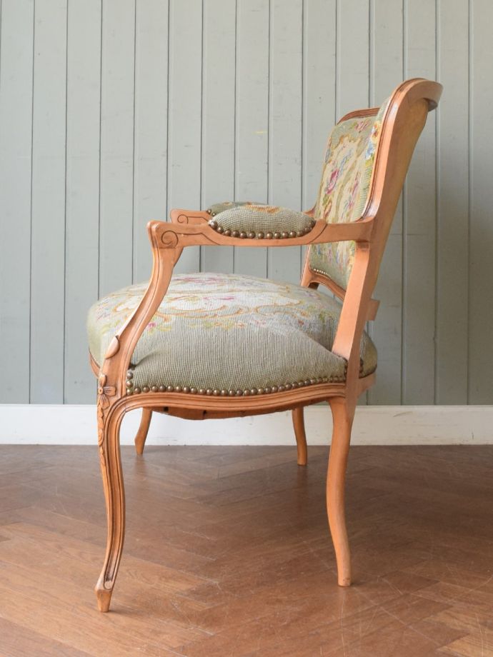 フランスの椅子の側面