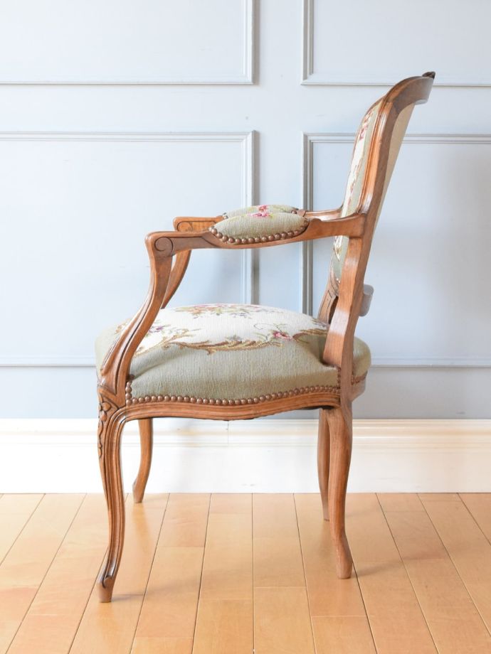 フランスの椅子の側面