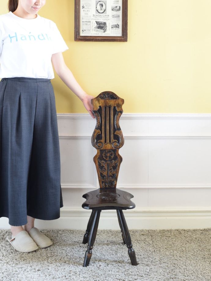 アンティークのチェア