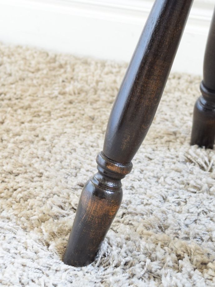アンティークチェアの脚