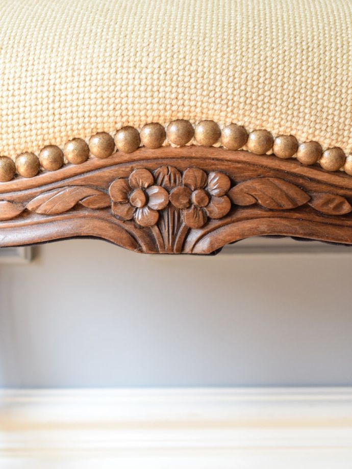 スツールの装飾