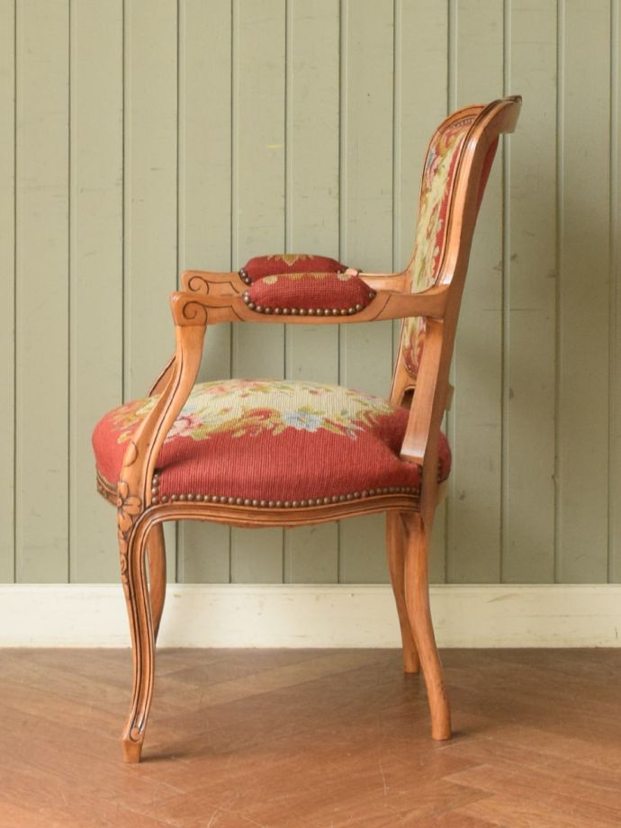 フランスの椅子の側面